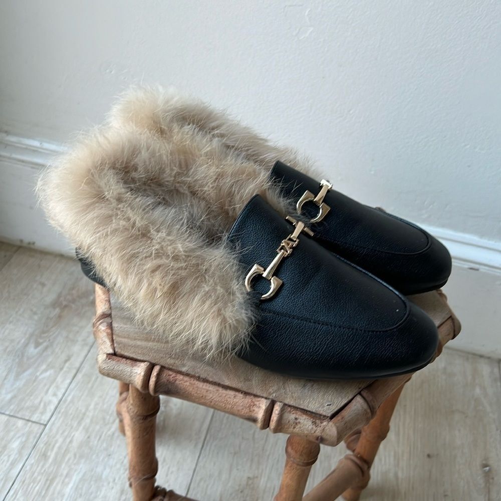 New Boutique Faux Fur Lined loafers women’s 7 black tan